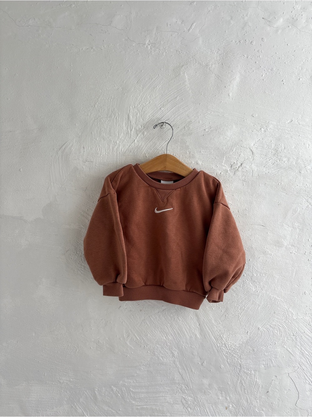 Nike terracotta brown 24 months crewneck unisex